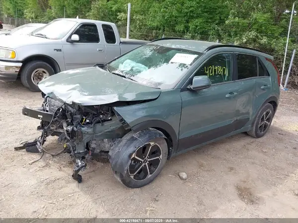 KNDCR3LE8P5106205 2023 KIA NIRO - Image 2