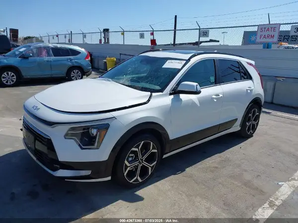 KNDCR3LE8P5110514 2023 KIA NIRO - Image 2