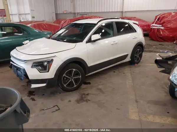 KNDCR3LE8R5127624 2024 KIA NIRO - Image 2