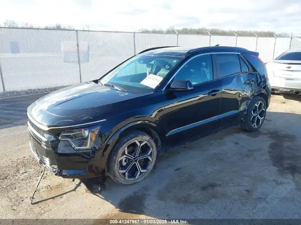 KNDCR3LE8R5132323 2024 KIA NIRO - Image 2