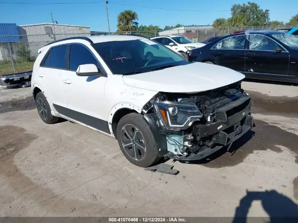 KNDCR3LE8R5152149 2024 KIA NIRO - Image 1