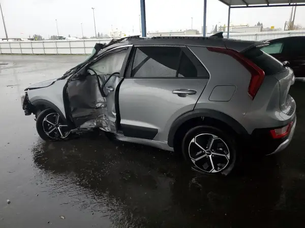 KNDCR3LE8R5174927 2024 KIA NIRO - Image 2