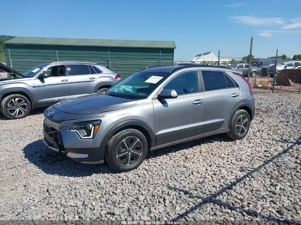 KNDCR3LE8S5239572 2025 KIA NIRO - Image 2