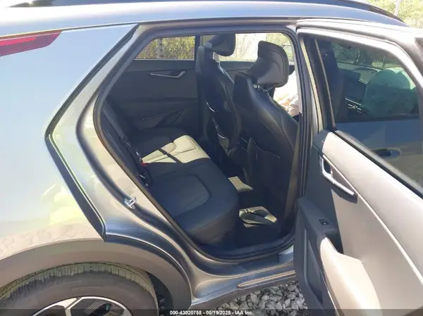 KNDCR3LE8S5239572 2025 KIA NIRO - Image 8