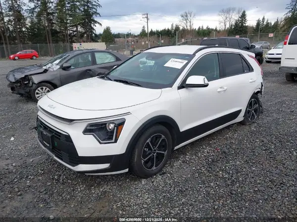 KNDCR3LE8S5259935 2025 KIA NIRO - Image 2