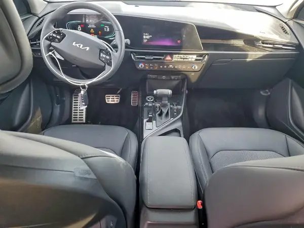 KNDCR3LE8S5263435 2025 KIA NIRO - Image 8