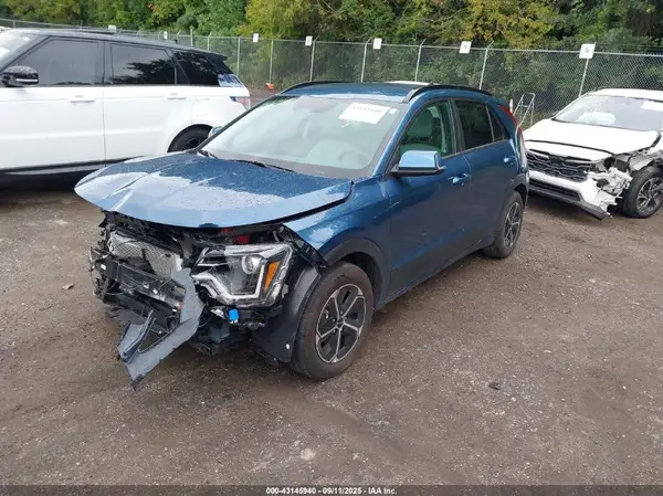 KNDCR3LE8S5275049 2025 KIA NIRO - Image 2