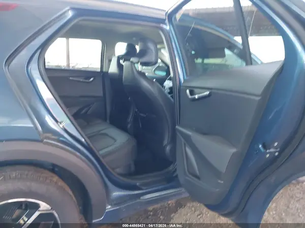 KNDCR3LE8S5306977 2025 KIA NIRO - Image 8