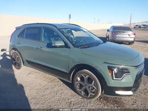 KNDCR3LE9P5037072 2023 KIA NIRO - Image 1