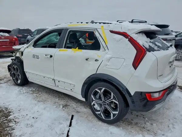 KNDCR3LE9P5037766 2023 KIA NIRO - Image 2