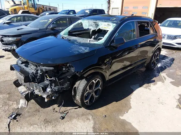 KNDCR3LE9P5041350 2023 KIA NIRO - Image 2