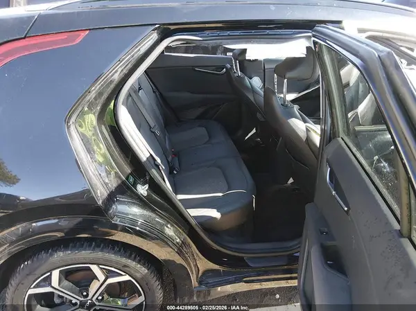 KNDCR3LE9P5041350 2023 KIA NIRO - Image 8