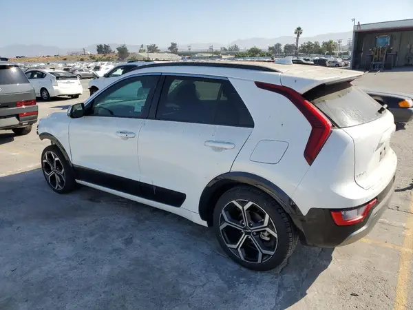 KNDCR3LE9P5043566 2023 KIA NIRO - Image 2