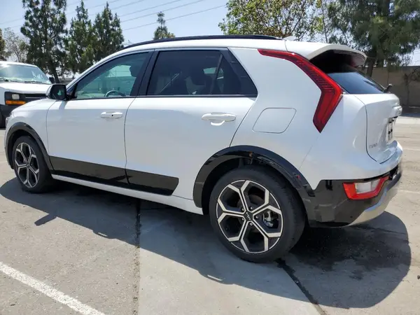 KNDCR3LE9P5043969 2023 KIA NIRO - Image 2