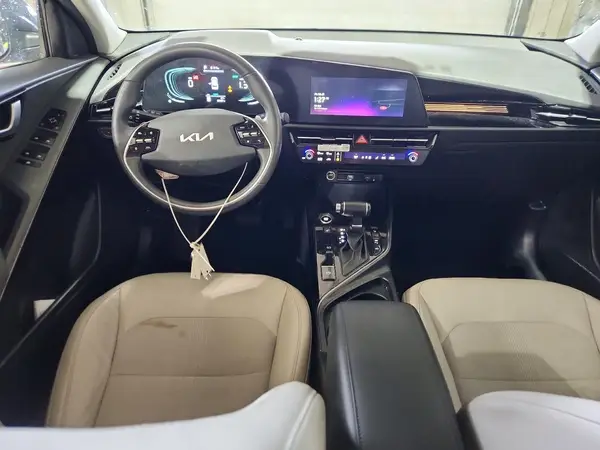 KNDCR3LE9P5046998 2023 KIA NIRO - Image 8