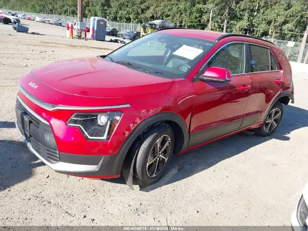 KNDCR3LE9P5049092 2023 KIA NIRO - Image 2