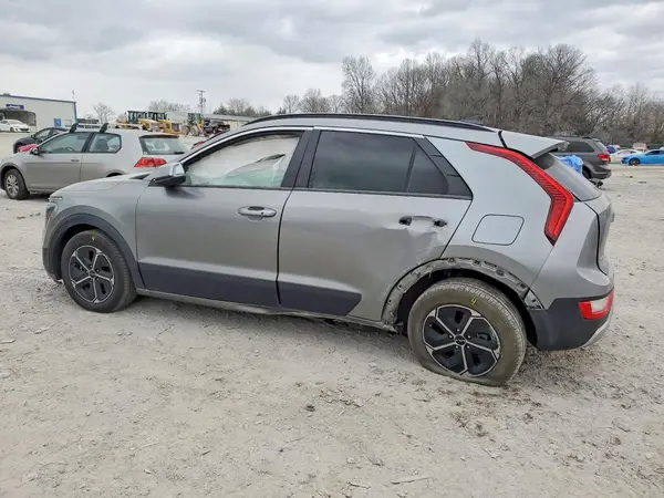 KNDCR3LE9P5052817 2023 KIA NIRO - Image 2