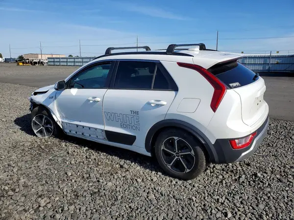 KNDCR3LE9P5058407 2023 KIA NIRO - Image 2