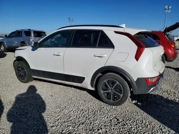 KNDCR3LE9P5059878 2023 KIA NIRO - Image 2