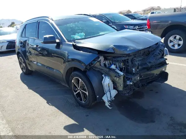 KNDCR3LE9P5060254 2023 KIA NIRO - Image 1