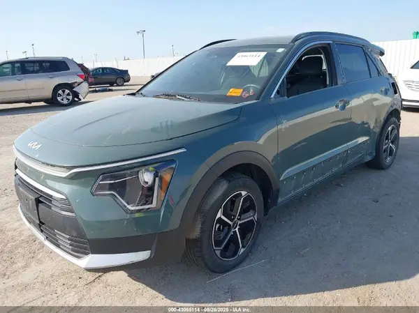 KNDCR3LE9P5066782 2023 KIA NIRO - Image 2