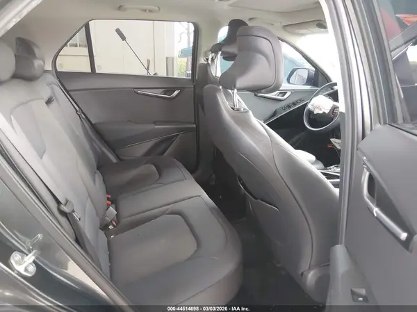 KNDCR3LE9P5074686 2023 KIA NIRO - Image 8