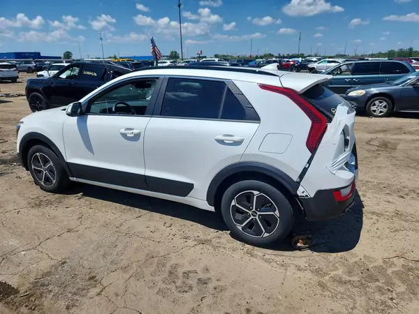 KNDCR3LE9P5109906 2023 KIA NIRO - Image 2