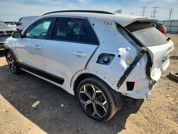 KNDCR3LE9P5110800 2023 KIA NIRO - Image 2