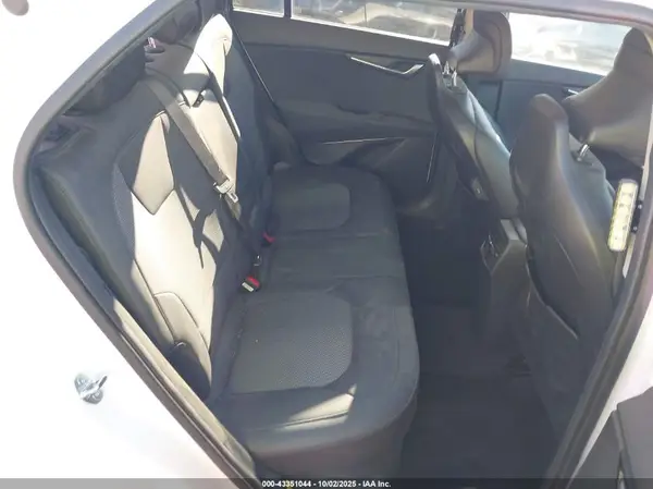 KNDCR3LE9R5158400 2024 KIA NIRO - Image 8