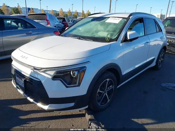KNDCR3LEXP5043933 2023 KIA NIRO - Image 2