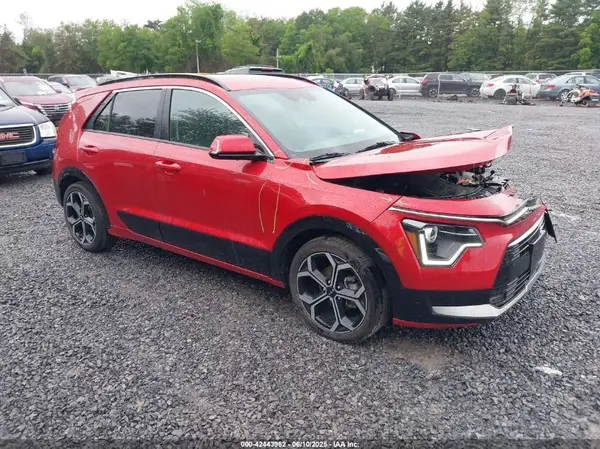 KNDCR3LEXP5044709 2023 KIA NIRO - Image 1