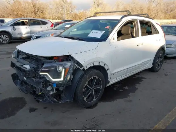 KNDCR3LEXP5049182 2023 KIA NIRO - Image 2