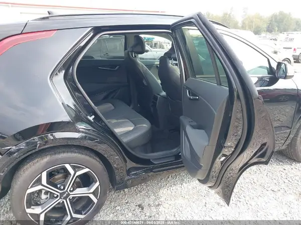 KNDCR3LEXP5054866 2023 KIA NIRO - Image 8