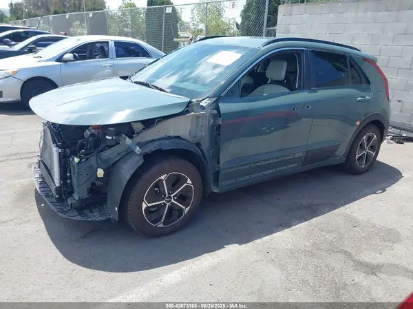 KNDCR3LEXP5080352 2023 KIA NIRO - Image 2