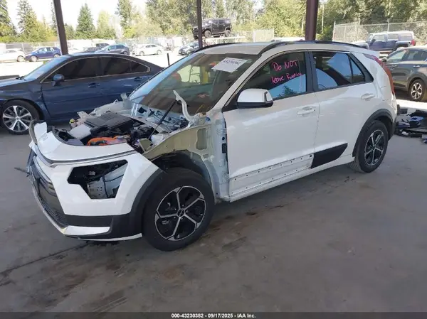 KNDCR3LEXP5111857 2023 KIA NIRO - Image 2