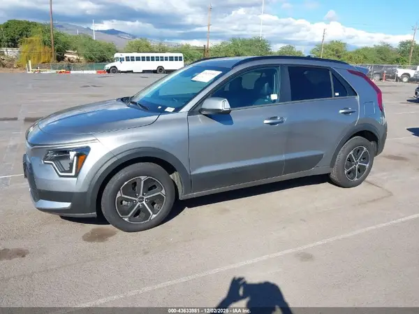 KNDCR3LEXS5259810 2025 KIA NIRO - Image 2