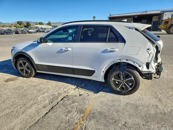 KNDCR3LEXS5265493 2025 KIA NIRO - Image 2