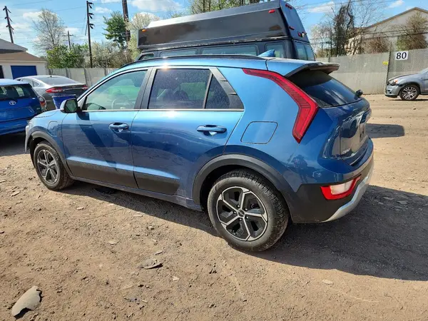 KNDCS3LF0P5054324 2023 KIA NIRO - Image 2