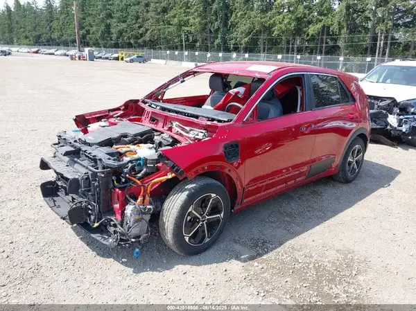 KNDCS3LF0P5063640 2023 KIA NIRO - Image 2