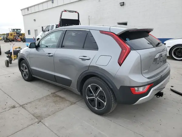KNDCS3LF1P5044546 2023 KIA NIRO - Image 2