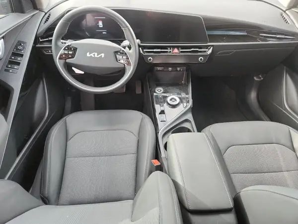 KNDCS3LF1P5109041 2023 KIA NIRO - Image 8
