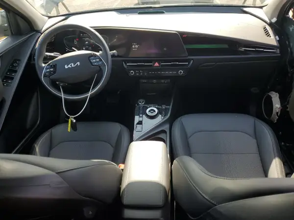 KNDCS3LF1P5115146 2023 KIA NIRO - Image 8