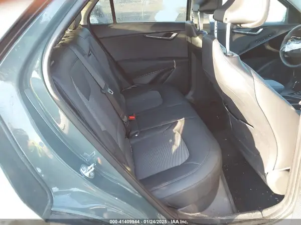 KNDCS3LF1S5235618 2025 KIA NIRO - Image 8