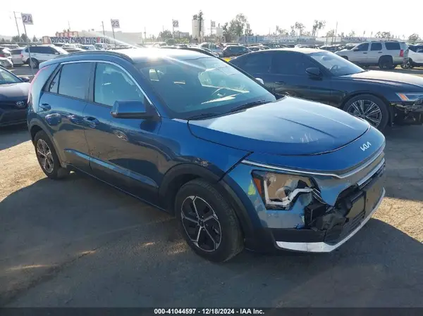 KNDCS3LF2P5066068 2023 KIA NIRO - Image 1