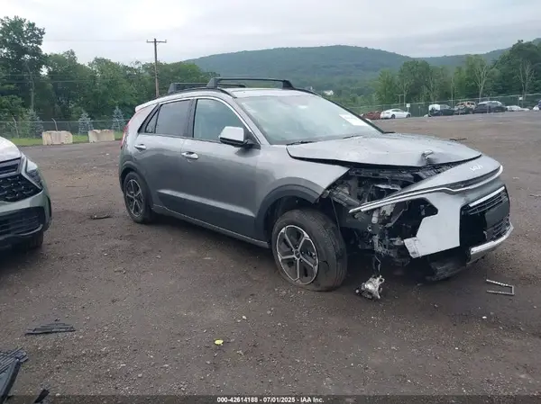 KNDCS3LF2R5170336 2024 KIA NIRO - Image 1