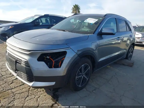 KNDCS3LF2R5196337 2024 KIA NIRO - Image 2