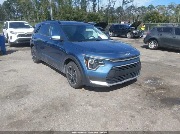 KNDCS3LF3P5054303 2023 KIA NIRO - Image 1