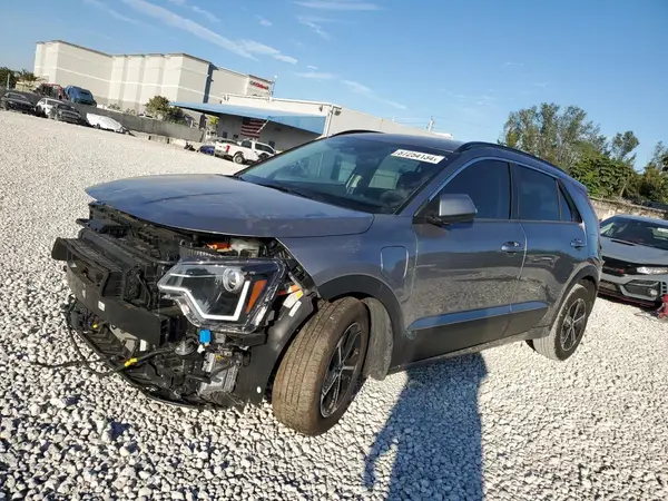 KNDCS3LF3P5114287 2023 KIA NIRO - Image 1