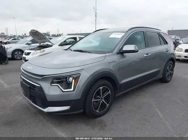 KNDCS3LF3S5251593 2025 KIA NIRO - Image 2