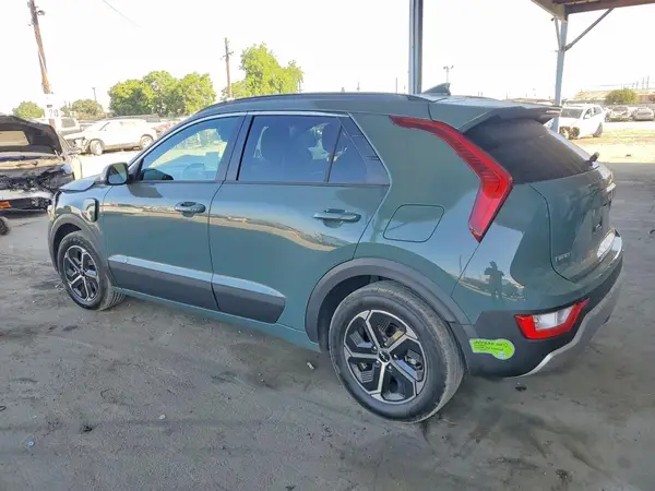KNDCS3LF4P5067240 2023 KIA NIRO - Image 2
